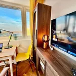 Super Yellow 2x Metro Fast Wifi 1 Gbs Netflix Panorama Miasta Apartamento *