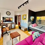 Apartamento Super Yellow 2x Metro Fast Wifi 1 Gbs Netflix Panorama Miasta *